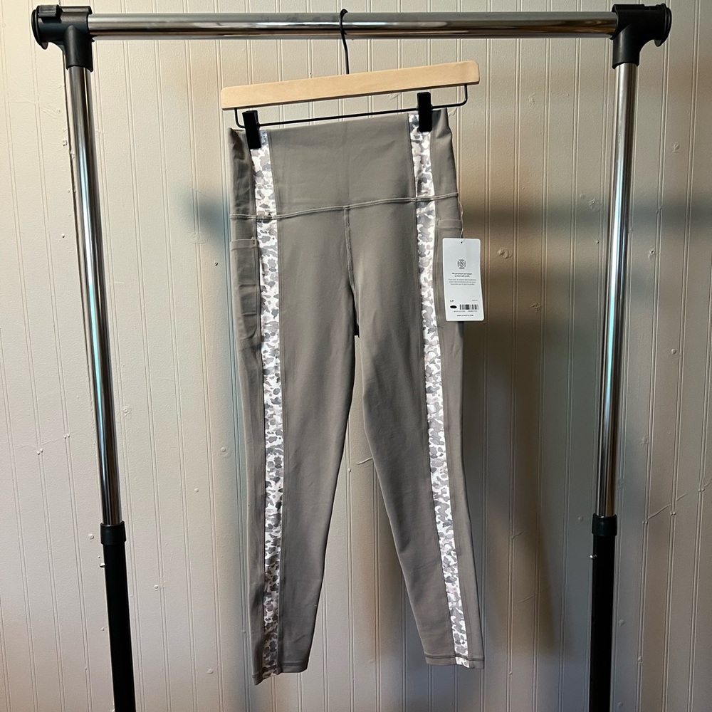Athleta Salutation Stash Pocket II Serene 7/8 Tight - NWT - Size Small
